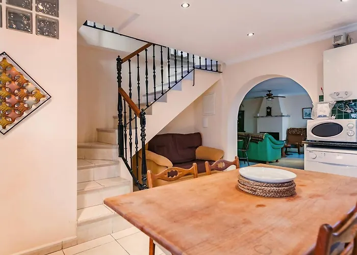 Cyv Vacation In Idyllic 3 Bedroom Apartment