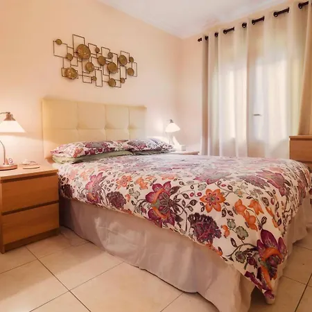 Апартаменты Cyv Vacation In Idyllic 3 Bedroom Фуэнхирола